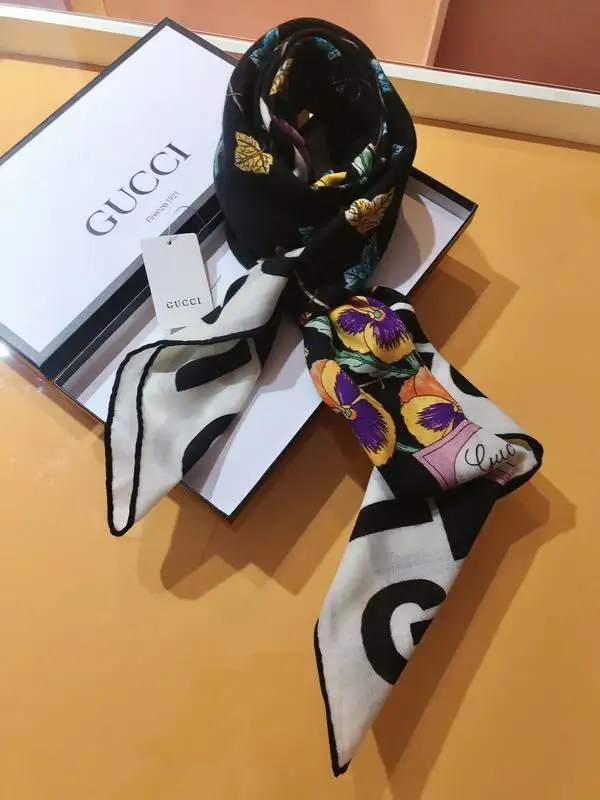Gucci 140X140cm 70%羊绒 30%真丝 E30 (4)